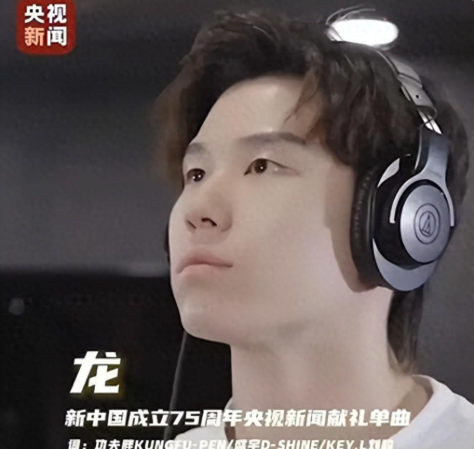 渣男游泳冠军是谁呀_游泳渣男冠军是什么意思_游泳男金牌