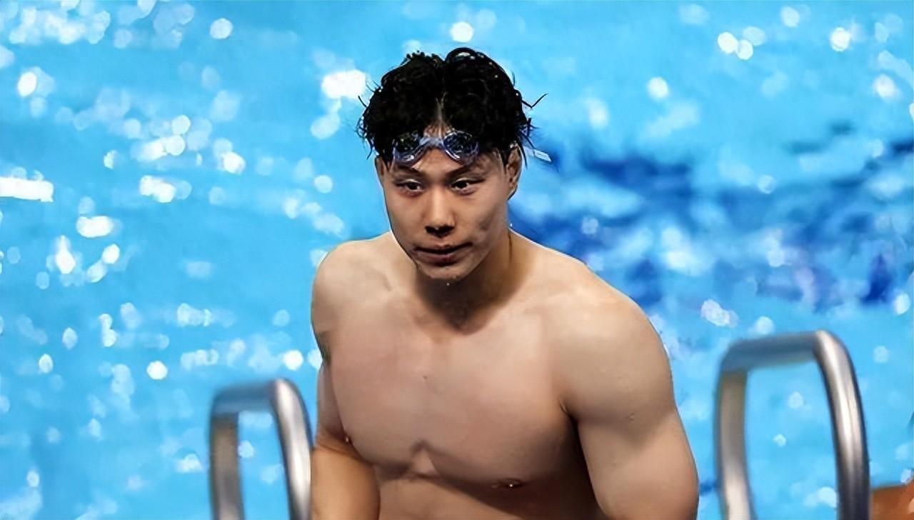 渣男游泳冠军是谁呀_游泳渣男冠军是什么意思_游泳男金牌